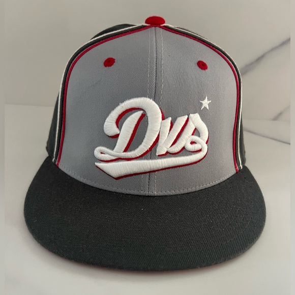 DVS snapback shoe company Gray / Red/ White hat 6 7/8-7 1/4 - Picture 1 of 15